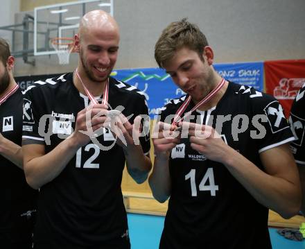 Volleyball Bundesliga Herren. DenitBank AG Volley League Men. SK Posojilnica Aich/Dob gegen SG Union Raiffeisen Waldviertel.  Gil Marcel Keller, Joao Oliveira (Waldviertel). Bleiburg, am 15.4.2018.
Foto: Kuess
---
pressefotos, pressefotografie, kuess, qs, qspictures, sport, bild, bilder, bilddatenbank