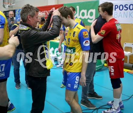 Volleyball Bundesliga Herren. DenitBank AG Volley League Men. SK Posojilnica Aich/Dob gegen SG Union Raiffeisen Waldviertel. Arno Arthofer, Christian Rainer (Meister Aich/Dob). Bleiburg, am 15.4.2018.
Foto: Kuess
---
pressefotos, pressefotografie, kuess, qs, qspictures, sport, bild, bilder, bilddatenbank