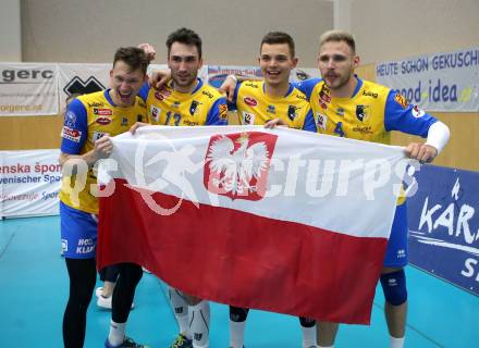 Volleyball Bundesliga Herren. DenitBank AG Volley League Men. SK Posojilnica Aich/Dob gegen SG Union Raiffeisen Waldviertel. Jubel  David Michel, Lukasz Wiese, Wiktor Siewierski, Jan Krol (Meister Aich/Dob). Bleiburg, am 15.4.2018.
Foto: Kuess
---
pressefotos, pressefotografie, kuess, qs, qspictures, sport, bild, bilder, bilddatenbank