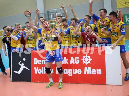 Volleyball Bundesliga Herren. DenitBank AG Volley League Men. SK Posojilnica Aich/Dob gegen SG Union Raiffeisen Waldviertel. Jubel   (Meister Aich/Dob). Bleiburg, am 15.4.2018.
Foto: Kuess
---
pressefotos, pressefotografie, kuess, qs, qspictures, sport, bild, bilder, bilddatenbank