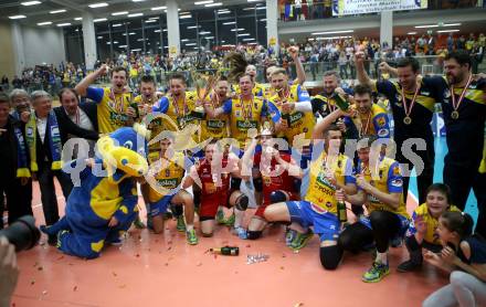 Volleyball Bundesliga Herren. DenitBank AG Volley League Men. SK Posojilnica Aich/Dob gegen SG Union Raiffeisen Waldviertel. Jubel   (Meister Aich/Dob). Bleiburg, am 15.4.2018.
Foto: Kuess
---
pressefotos, pressefotografie, kuess, qs, qspictures, sport, bild, bilder, bilddatenbank