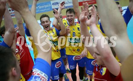 Volleyball Bundesliga Herren. DenitBank AG Volley League Men. SK Posojilnica Aich/Dob gegen SG Union Raiffeisen Waldviertel. Jubel Edin Ibrahimovic, David Michel  (Meister Aich/Dob). Bleiburg, am 15.4.2018.
Foto: Kuess
---
pressefotos, pressefotografie, kuess, qs, qspictures, sport, bild, bilder, bilddatenbank