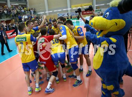 Volleyball Bundesliga Herren. DenitBank AG Volley League Men. SK Posojilnica Aich/Dob gegen SG Union Raiffeisen Waldviertel. Jubel   (Meister Aich/Dob). Bleiburg, am 15.4.2018.
Foto: Kuess
---
pressefotos, pressefotografie, kuess, qs, qspictures, sport, bild, bilder, bilddatenbank