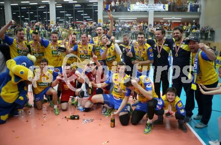 Volleyball Bundesliga Herren. DenitBank AG Volley League Men. SK Posojilnica Aich/Dob gegen SG Union Raiffeisen Waldviertel. Jubel   (Meister Aich/Dob). Bleiburg, am 15.4.2018.
Foto: Kuess
---
pressefotos, pressefotografie, kuess, qs, qspictures, sport, bild, bilder, bilddatenbank