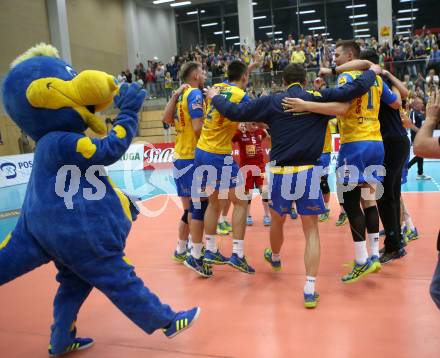 Volleyball Bundesliga Herren. DenitBank AG Volley League Men. SK Posojilnica Aich/Dob gegen SG Union Raiffeisen Waldviertel. Jubel   (Meister Aich/Dob). Bleiburg, am 15.4.2018.
Foto: Kuess
---
pressefotos, pressefotografie, kuess, qs, qspictures, sport, bild, bilder, bilddatenbank