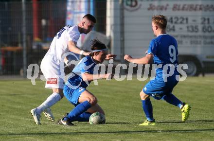 Fussball Kaerntner Liga. SAK gegen Annabichler SV. Zoran Vukovic, (SAK),  Carlo Federico Rondo-Brovetto, Luca-Emanuel Rauscher  (ASV). Welzenegg, am 20.4.2018.
Foto: Kuess
---
pressefotos, pressefotografie, kuess, qs, qspictures, sport, bild, bilder, bilddatenbank