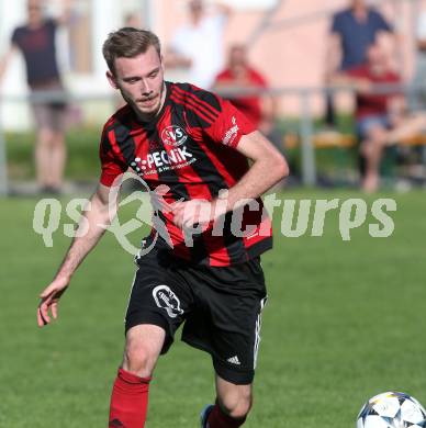 Fussball. Kaerntner Liga. St. Jakob Ros. gegen ATUS Ferlach. Thomas Ogradnig (St. Jakob). St. Jakob, 21.4.2018.
Foto: Kuess
---
pressefotos, pressefotografie, kuess, qs, qspictures, sport, bild, bilder, bilddatenbank