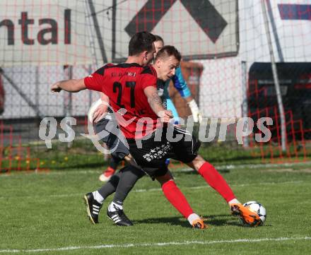 Fussball. Kaerntner Liga. St. Jakob Ros. gegen ATUS Ferlach. Davor Bokalic (St. Jakob), Dejan Kern (Ferlach). St. Jakob, 21.4.2018.
Foto: Kuess
---
pressefotos, pressefotografie, kuess, qs, qspictures, sport, bild, bilder, bilddatenbank