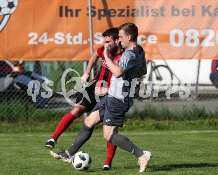 Fussball. Kaerntner Liga. St. Jakob Ros. gegen ATUS Ferlach. Dragan Ovcina (St. Jakob), Saverio Amoroso (Ferlach). St. Jakob, 21.4.2018.
Foto: Kuess
---
pressefotos, pressefotografie, kuess, qs, qspictures, sport, bild, bilder, bilddatenbank