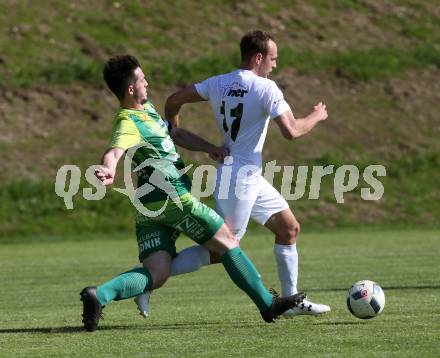 Fussball. Kaerntner Liga. Maria Saal gegen FC Lendorf. Bernhard Walzl (Maria Saal), Julian Mataln  (Lendorf). Maria Saal, 21.4.2018.
Foto: Kuess
---
pressefotos, pressefotografie, kuess, qs, qspictures, sport, bild, bilder, bilddatenbank