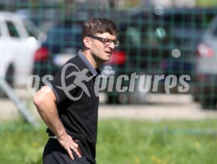 Fussball. Kaerntner Liga. Maria Saal gegen FC Lendorf. Trainer Christoph Morgenstern  (Lendorf). Maria Saal, 21.4.2018.
Foto: Kuess
---
pressefotos, pressefotografie, kuess, qs, qspictures, sport, bild, bilder, bilddatenbank