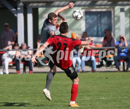Fussball. Kaerntner Liga. St. Jakob Ros. gegen ATUS Ferlach. Davor Bokalic (St. Jakob), Saverio Amoroso (Ferlach). St. Jakob, 21.4.2018.
Foto: Kuess
---
pressefotos, pressefotografie, kuess, qs, qspictures, sport, bild, bilder, bilddatenbank