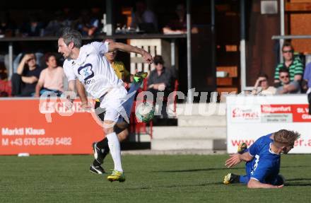 Fussball Kaerntner Liga. SAK gegen Annabichler SV. Thomas Riedl, (SAK),  Dennis Christian Mayer  (ASV). Welzenegg, am 20.4.2018.
Foto: Kuess
---
pressefotos, pressefotografie, kuess, qs, qspictures, sport, bild, bilder, bilddatenbank
