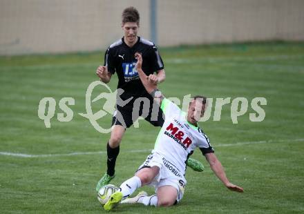 Fussball Kaerntner Liga. Bleiburg gegen Feldkirchen. Mathias Huber,   (Bleiburg), Michael Kulnik (Feldkirchen). Bleiburg, am 28.4.2018.
Foto: Kuess
---
pressefotos, pressefotografie, kuess, qs, qspictures, sport, bild, bilder, bilddatenbank