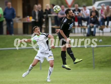 Fussball Kaerntner Liga. Bleiburg gegen Feldkirchen.  Lovro Plimon,  (Bleiburg), Sebastian Hertelt (Feldkirchen). Bleiburg, am 28.4.2018.
Foto: Kuess
---
pressefotos, pressefotografie, kuess, qs, qspictures, sport, bild, bilder, bilddatenbank