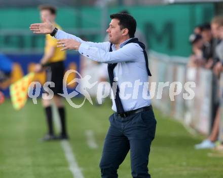 Fussball Kaerntner Liga. Bleiburg gegen Feldkirchen.   Trainer Auron Miloti  (Feldkirchen). Bleiburg, am 28.4.2018.
Foto: Kuess
---
pressefotos, pressefotografie, kuess, qs, qspictures, sport, bild, bilder, bilddatenbank