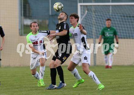 Fussball Kaerntner Liga. Bleiburg gegen Feldkirchen.  Adnan Besic,  (Bleiburg), Robert Thomas Tiffner (Feldkirchen). Bleiburg, am 28.4.2018.
Foto: Kuess
---
pressefotos, pressefotografie, kuess, qs, qspictures, sport, bild, bilder, bilddatenbank