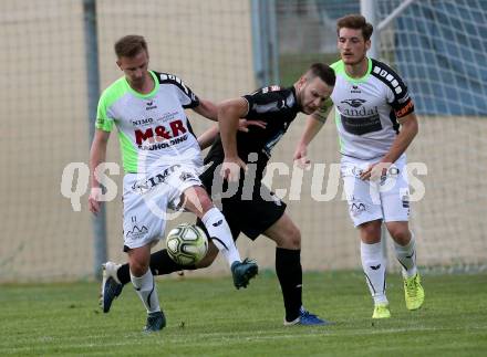 Fussball Kaerntner Liga. Bleiburg gegen Feldkirchen.  Adnan Besic,   (Bleiburg), Josef Hudelist, Philipp Wisotzky (Feldkirchen). Bleiburg, am 28.4.2018.
Foto: Kuess
---
pressefotos, pressefotografie, kuess, qs, qspictures, sport, bild, bilder, bilddatenbank