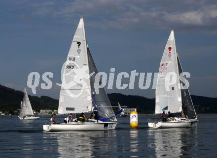 Seegeln. Europameisterschaft. Union Yachtclub Woerthersee.  Emanuel Mueller (SUI, Startnummer 12),  Lara Vadlau (AUT, 33, Startnummer 15). Dellach, 2.5.2018.
Foto: Kuess
---
pressefotos, pressefotografie, kuess, qs, qspictures, sport, bild, bilder, bilddatenbank