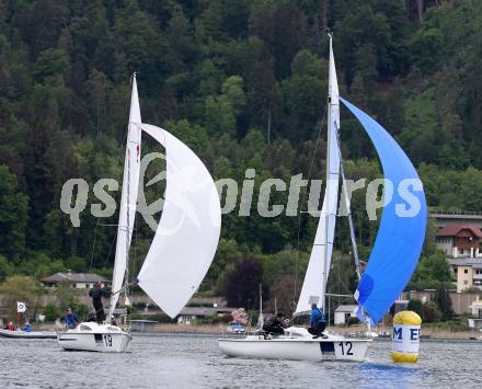 Segeln. Europameisterschaft 2018 Surprise. Emanuel Mueller (SUI), Startnr. 12, Walter Passegger, Rudi Koeller, Andreas Oehlwein, Martin Dittrich (AUT). Nr. 19. Dellach, am 5.5.2018.
Foto: Kuess
---
pressefotos, pressefotografie, kuess, qs, qspictures, sport, bild, bilder, bilddatenbank