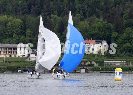 Segeln. Europameisterschaft 2018 Surprise. Emanuel Mueller (SUI), Startnr. 12, Walter Passegger, Rudi Koeller, Andreas Oehlwein, Martin Dittrich (AUT). Nr. 19,. Dellach, am 5.5.2018.
Foto: Kuess
---
pressefotos, pressefotografie, kuess, qs, qspictures, sport, bild, bilder, bilddatenbank
