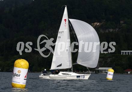 Segeln. Europameisterschaft 2018 Surprise.  Walter Passegger, Rudi Koeller, Andreas Oehlwein, Martin Dittrich (AUT). Nr. 19. Dellach, am 5.5.2018.
Foto: Kuess
---
pressefotos, pressefotografie, kuess, qs, qspictures, sport, bild, bilder, bilddatenbank