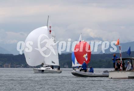 Segeln. Europameisterschaft 2018 Surprise. Walter Passegger, Rudi Koeller, Andreas Oehlwein, Martin Dittrich (AUT). Nr. 19. Dellach, am 5.5.2018.
Foto: Kuess
---
pressefotos, pressefotografie, kuess, qs, qspictures, sport, bild, bilder, bilddatenbank