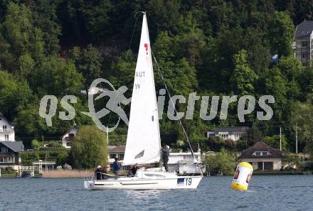 Segeln. Europameisterschaft 2018 Surprise. Walter Passegger, Rudi Koeller, Andreas Oehlwein, Martin Dittrich (AUT). Nr. 19. Dellach, am 5.5.2018.
Foto: Kuess
---
pressefotos, pressefotografie, kuess, qs, qspictures, sport, bild, bilder, bilddatenbank