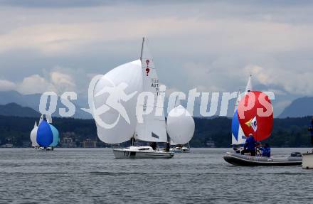 Segeln. Europameisterschaft 2018 Surprise. Walter Passegger, Rudi Koeller, Andreas Oehlwein, Martin Dittrich (AUT). Nr. 19. Dellach, am 5.5.2018.
Foto: Kuess
---
pressefotos, pressefotografie, kuess, qs, qspictures, sport, bild, bilder, bilddatenbank