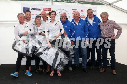 Segeln. Europameisterschaft 2018 Surprise. Europameister Emanuel Mueller, Barbara Brugger, Philipp Brugger, Ena Hirschi, Esther Rothermann (SUI). Dellach, am 5.5.2018.
Foto: Kuess
---
pressefotos, pressefotografie, kuess, qs, qspictures, sport, bild, bilder, bilddatenbank