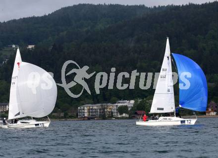 Segeln. Europameisterschaft 2018 Surprise.  Emanuel Mueller (SUI), Startnr. 12,  Walter Passegger, Rudi Koeller, Andreas Oehlwein, Martin Dittrich (AUT). Nr. 19. Dellach, am 5.5.2018.
Foto: Kuess
---
pressefotos, pressefotografie, kuess, qs, qspictures, sport, bild, bilder, bilddatenbank