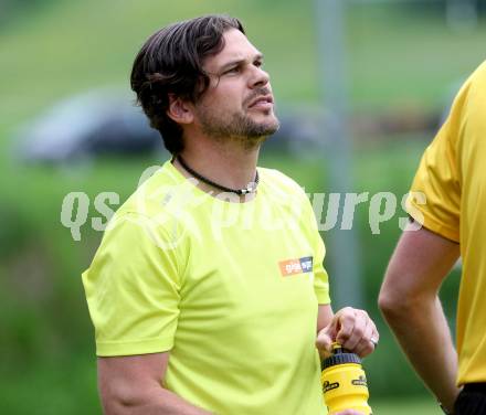 Fussball Kaerntner Liga. Koettmannsdorf gegen Kraig.  Trainer Stefan Weitensfelder  (Kraig). Koettmannsdorf, am 5.5.2018.
Foto: Kuess
---
pressefotos, pressefotografie, kuess, qs, qspictures, sport, bild, bilder, bilddatenbank