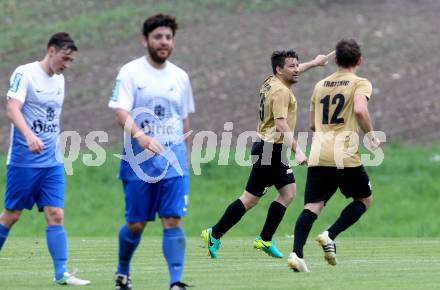Fussball Kaerntner Liga. Koettmannsdorf gegen Kraig.  Torjubel Christian Sablatnig, Martin Trattnig (Koettmannsdorf). Koettmannsdorf, am 5.5.2018.
Foto: Kuess
---
pressefotos, pressefotografie, kuess, qs, qspictures, sport, bild, bilder, bilddatenbank