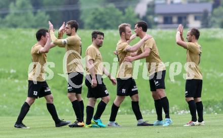 Fussball Kaerntner Liga. Koettmannsdorf gegen Kraig. Torjubel Koettmannsdorf. Koettmannsdorf, am 5.5.2018.
Foto: Kuess
---
pressefotos, pressefotografie, kuess, qs, qspictures, sport, bild, bilder, bilddatenbank