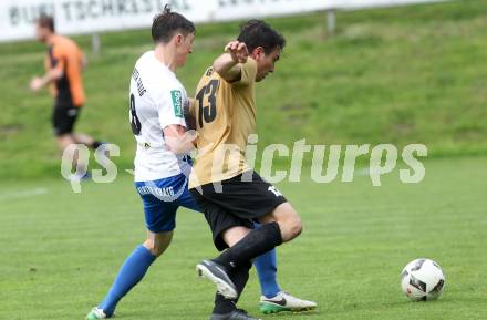 Fussball Kaerntner Liga. Koettmannsdorf gegen Kraig. Philipp Gatti, (Koettmannsdorf), Florian Hasenbichler  (Kraig). Koettmannsdorf, am 5.5.2018.
Foto: Kuess
---
pressefotos, pressefotografie, kuess, qs, qspictures, sport, bild, bilder, bilddatenbank