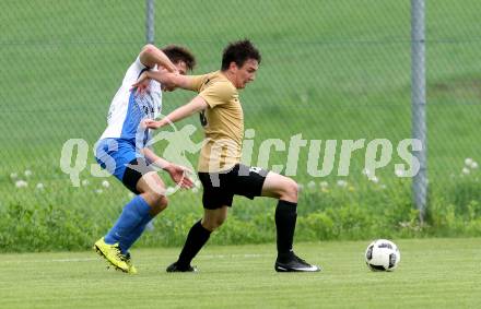 Fussball Kaerntner Liga. Koettmannsdorf gegen Kraig.  Philipp Gatti,  (Koettmannsdorf), Alexander Johannes Kampitsch (Kraig). Koettmannsdorf, am 5.5.2018.
Foto: Kuess
---
pressefotos, pressefotografie, kuess, qs, qspictures, sport, bild, bilder, bilddatenbank