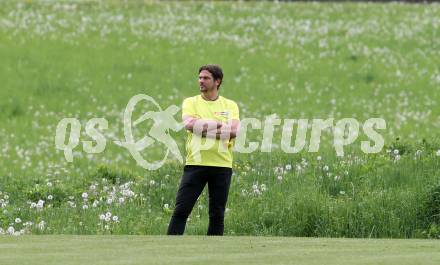 Fussball Kaerntner Liga. Koettmannsdorf gegen Kraig. Trainer Stefan Weitensfelder  (Kraig). Koettmannsdorf, am 5.5.2018.
Foto: Kuess
---
pressefotos, pressefotografie, kuess, qs, qspictures, sport, bild, bilder, bilddatenbank