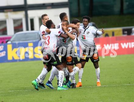 Fussball tipico Bundesliga. RZ Pellets WAC gegen FK Austria Wien. Torjubel Ouedraogo Issiaka, Stephan Palla, Dominik Frieser, Ashimeru Majeed (WAC). Wolfsberg, am 15.5.2018.
Foto: Kuess

---
pressefotos, pressefotografie, kuess, qs, qspictures, sport, bild, bilder, bilddatenbank