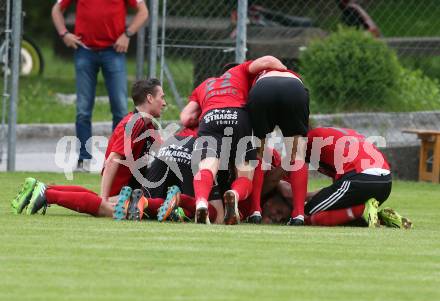 Fussball. Kaerntner Liga. St. Jakob Ros. gegen ATSV Wolfsberg. Torjubel St. Jakob. St. Jakob, 12.5.2018.
Foto: Kuess
---
pressefotos, pressefotografie, kuess, qs, qspictures, sport, bild, bilder, bilddatenbank