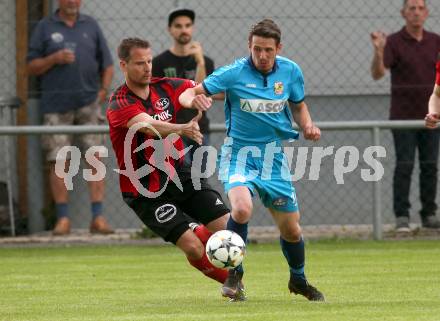Fussball. Kaerntner Liga. St. Jakob Ros. gegen ATSV Wolfsberg. Thomas Pirker, (St. Jakob), Patrick Pfennich  (Wolfsberg). St. Jakob, 12.5.2018.
Foto: Kuess
---
pressefotos, pressefotografie, kuess, qs, qspictures, sport, bild, bilder, bilddatenbank