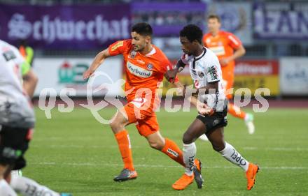 Fussball tipico Bundesliga. RZ Pellets WAC gegen FK Austria Wien. Ashimeru Majeed (WAC), Serbest Tarkan (Wien). Wolfsberg, am 15.5.2018.
Foto: Kuess

---
pressefotos, pressefotografie, kuess, qs, qspictures, sport, bild, bilder, bilddatenbank
