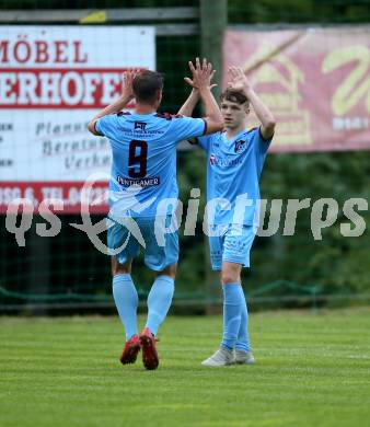 Fussball. Unterliga Ost. Sele Zell gegen Woelfnitz. Torjubel  Marco Sylvio Loritsch, Lukas Michael Rutnig (Woelfnitz). Sele Zell, 18.5.2018.
Foto: Kuess
---
pressefotos, pressefotografie, kuess, qs, qspictures, sport, bild, bilder, bilddatenbank