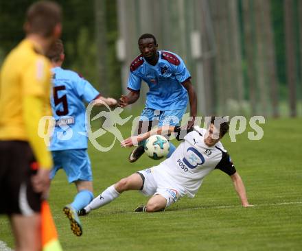 Fussball. Unterliga Ost. Sele Zell gegen Woelfnitz. Gabriel Gregorn (Sele Zell),  Kevin Mpaka (Woelfnitz). Sele Zell, 18.5.2018.
Foto: Kuess
---
pressefotos, pressefotografie, kuess, qs, qspictures, sport, bild, bilder, bilddatenbank