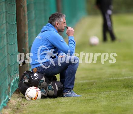 Fussball. Unterliga Ost. Sele Zell gegen Woelfnitz. Trainer Darko Djukic (Sele Zell). Sele Zell, 18.5.2018.
Foto: Kuess
---
pressefotos, pressefotografie, kuess, qs, qspictures, sport, bild, bilder, bilddatenbank
