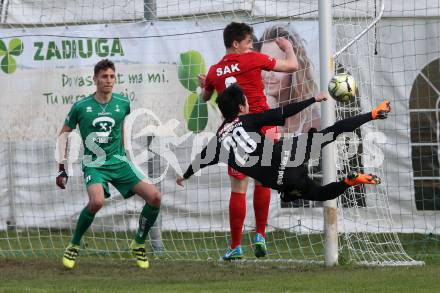 Fussball KFV Cup. Finale. Bleiburg gegen SAK. Chan Sol Park (Bleiburg),  Alessandro Oraze, Kristijan Kondic  (SAK). Bleiburg, am 22.5.2018.
Foto: Kuess
---
pressefotos, pressefotografie, kuess, qs, qspictures, sport, bild, bilder, bilddatenbank