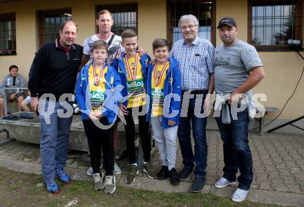 Volleyball. U12 von Aich/Dob wurde Oesterreichischer Meister. Martin Micheu, Miha Kosl, Buergermeister Stefan Visotschnig, Daniel Wriessnig. Bleiburg, am 22.5.2018.
Foto: Kuess
---
pressefotos, pressefotografie, kuess, qs, qspictures, sport, bild, bilder, bilddatenbank