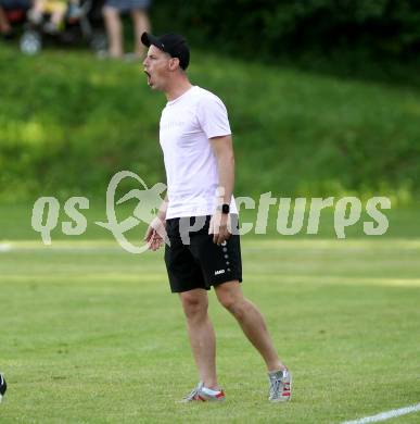 Fussball Kaerntner Liga. ATUS Ferlach gegen Koettmannsdorf. Trainer Mario Verdel (Ferlach). Ferlach, am 26.5.2018.
Foto: Kuess
---
pressefotos, pressefotografie, kuess, qs, qspictures, sport, bild, bilder, bilddatenbank