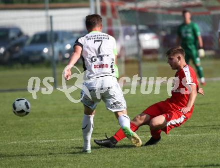 Fussball Kaerntner Liga. KAC 1909 gegenn Feldkirchen. Albert Shabani,  (KAC),  Sebastian Schmid (Feldkirchen). Klagenfurt, am 26.5.2018.
Foto: Kuess
---
pressefotos, pressefotografie, kuess, qs, qspictures, sport, bild, bilder, bilddatenbank