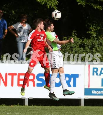 Fussball Kaerntner Liga. KAC 1909 gegenn Feldkirchen. Florian Richard Peterl,  (KAC), Raphael Regenfelder (Feldkirchen). Klagenfurt, am 26.5.2018.
Foto: Kuess
---
pressefotos, pressefotografie, kuess, qs, qspictures, sport, bild, bilder, bilddatenbank