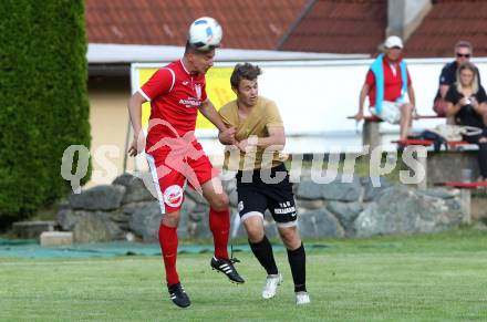 Fussball Kaerntner Liga. ATUS Ferlach gegen Koettmannsdorf. Dejan Kern,  (Ferlach), Nico Benito Holzer (Koettmannsdorf). Ferlach, am 26.5.2018.
Foto: Kuess
---
pressefotos, pressefotografie, kuess, qs, qspictures, sport, bild, bilder, bilddatenbank